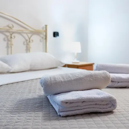 Claudia - A * קרוטונה